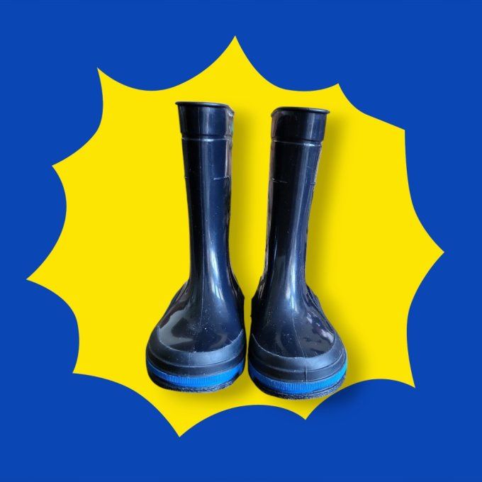 Bottes de pluie bleues - P 22/23 