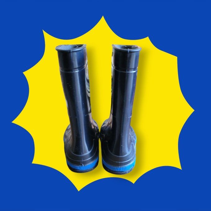 Bottes de pluie bleues - P 22/23 